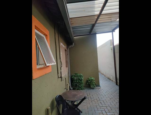 6 BEDROOM HOUSE FOR SALE IN ENNERDALE EXT 8